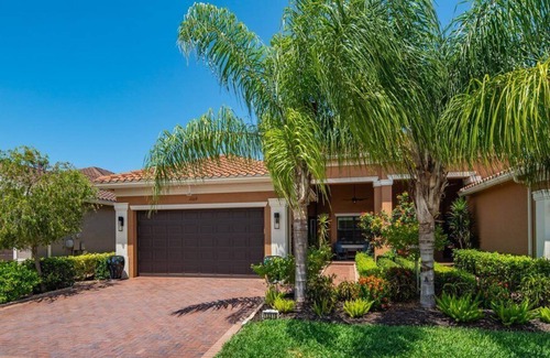 North Naples Villa | Luxury Furnished Private Home in North Naples 3/2