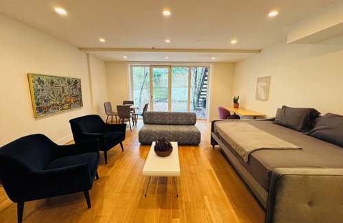 Park Slope Apartment | Luxury Garden bedroomnin Park Slope - A perfect vacation getaway
