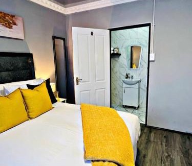 Riebeeckstad Apartment | Luxury Garden Cottage in Welkom