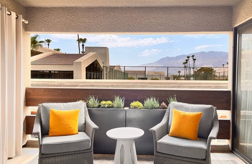 Baristo Condo | Luxury gated downtown Palm Springs condo: spectacular views, pool, spa, tennis