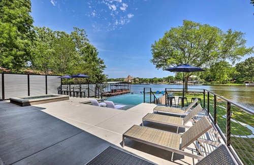 Lake Hamilton House | Luxury Gem with Game Room and Oaklawn Track Box!