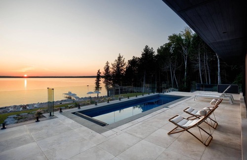 Tiny Cottage | Luxury Georgian Bay Cottage – 5 Bed, 5 Bath, Tiny Township