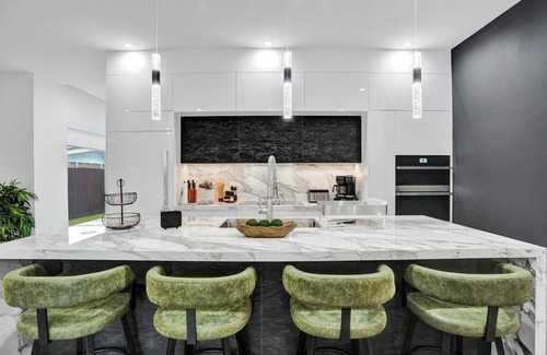 Lake Ridge House | Luxury Getaway at Eleven-Twenty – Feels Like Home