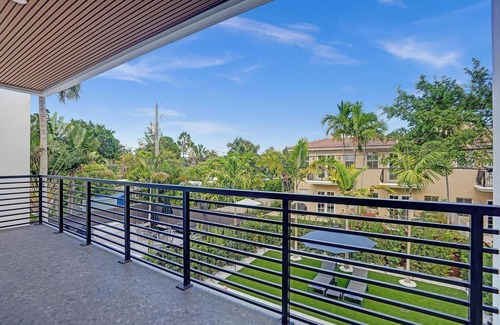 Lake Ridge House | Luxury Getaway at Eleven-Twenty – Feels Like Home