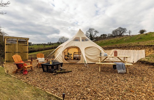 Bath RV Rental | Luxury Glamping - The Natterjack, Bath