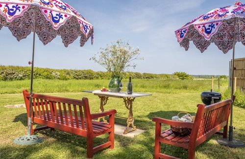 Sudbury Cottage | Luxury glamping with hot tub - Valley View Yurt
