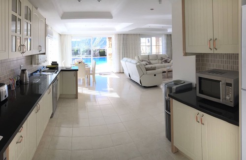 Hisaronu Villa | Luxury Gold Villa 9, Large Private Pool, Mediteran Garden, Aircon, Free-WiFi