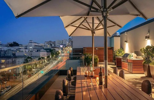 Cow Hollow Condo | Luxury Golden Gate Views from Cow Hollow!