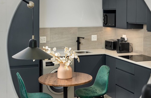 Green Point Apartment | Luxury Green Point Apartment | Wifi | Balcony
