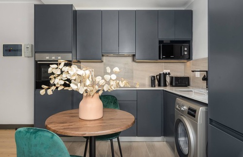 Green Point Apartment | Luxury Green Point Apartment | Wifi | Balcony