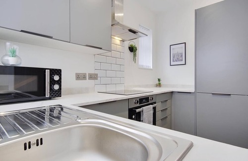 Bournemouth Apartment | Luxury Ground Floor Apartment Wifi/Netflix