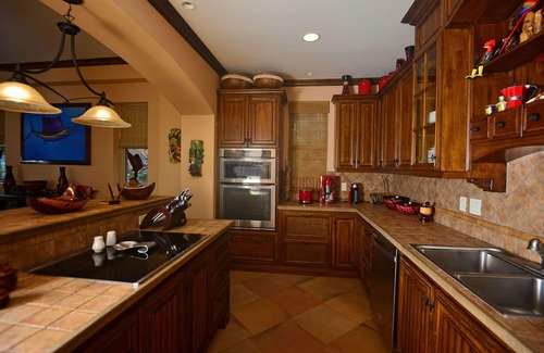 Canton Parrita Condo | Luxury Ground Floor Condo, close to pool access to beach club at Los Suenos.