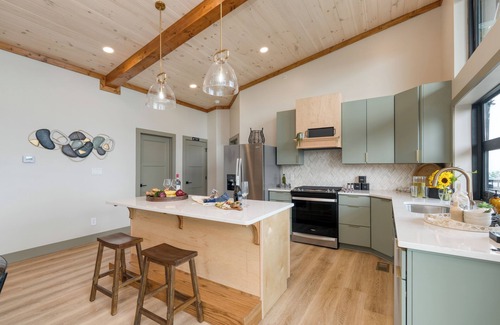 Sevierville House | Luxury Group Retreat + Indoor Pool, Arcade & 56-Mile Views | Grand Vista Retreat