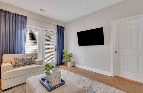 Savannah House | Luxury Group Retreat. Kid and Pet Friendly