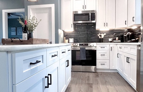 Huntersville House | Luxury Guest House w/Resort Style Pool & Spa, pets welcome