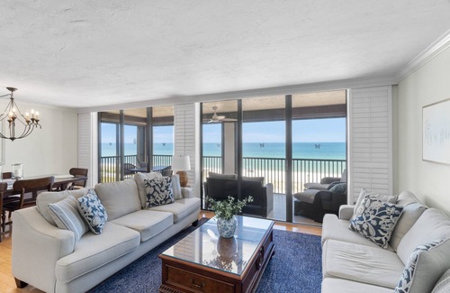 Vanderbilt Beach Condo | Luxury Gulf Shore 3-Bed Beachfront Condo