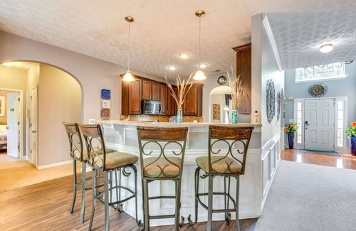 Hampton Apartment | Luxury Hamptons 5BR Oasis with Pool Retreat