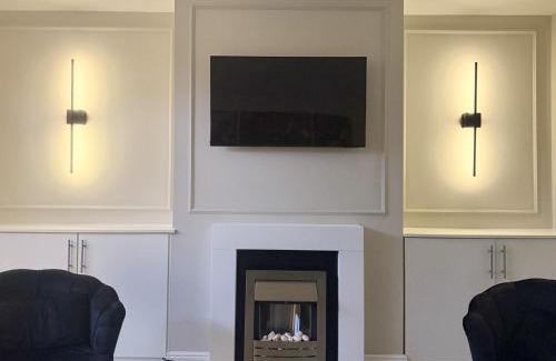 Birmingham House | Luxury Harborne Home, Perfect for Contractors & Families 5 Mins from QE & Uni