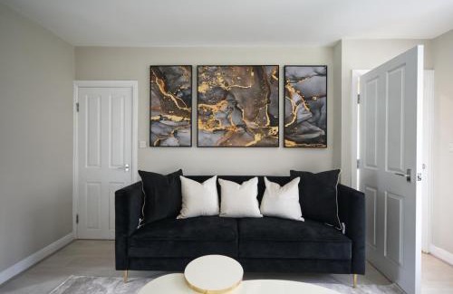 Birmingham House | Luxury Harborne Home, Perfect for Contractors & Families 5 Mins from QE & Uni