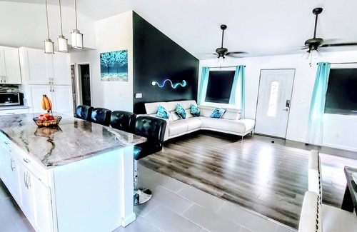 Keaau House | Luxury Hawaii Getaway: Close to the Beach & Ocean!