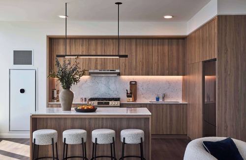 The Loop Apartment | Luxury High-Floor Retreats + Lake Views