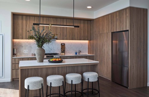 The Loop Apartment | Luxury High-Floor Retreats + Lake Views