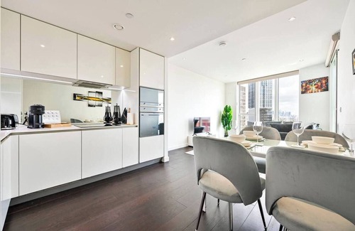 Vauxhall Apartment | Luxury High-Rise 21st Floor 2 Bedroom 2 Bath Flat