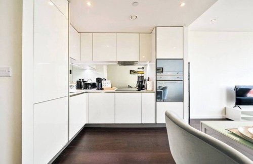Vauxhall Apartment | Luxury High-Rise 21st Floor 2 Bedroom 2 Bath Flat