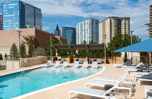 North Buckhead Condo | Luxury highrise skyview ATL