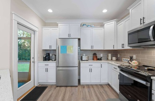 Spanish Wells House | Luxury Hilton Head Villa Getaway 4BR 3 Full BA 1 Half BA Beach Essentials Includ