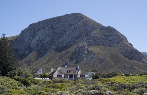 Voelklip Villa | Luxury Historic Villa, Best Position In Hermanus with inverter for blackouts!