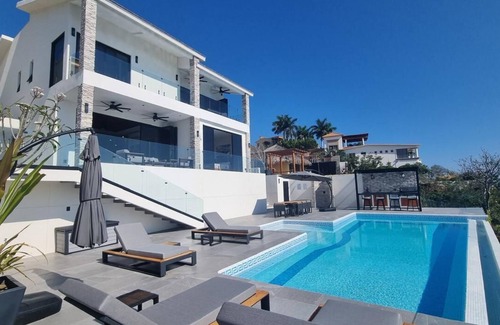 Santa Maria Huatulco House | Luxury home for rent with panoramic ocean view in Bahias de Huatulco, Mexico