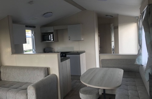 Hamworthy House | Luxury Holiday Home at 5 star Holiday Park near Sandbanks & Poole Harbour