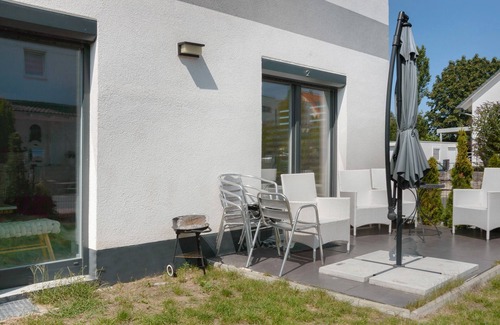 Oberasbach House | Luxury holiday Home with Garden, Terrace, A/C & Wi-Fi