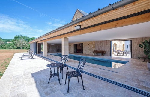 Grolejac House | Luxury holiday home with an indoor pool and spa