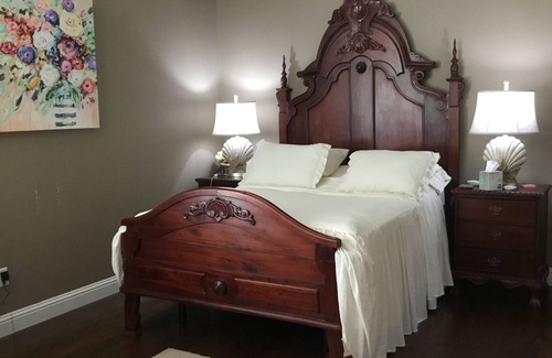 Junction House | LUXURY HOME, Beautiful Bethel Country Estate / Amazing pool, Great Country Home