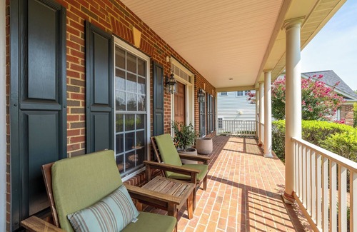 Rose Hill House | Luxury Home, Free Parking, 20 Minutes to Downtown W/Metro Access
