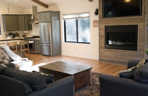 North Upper Truckee House | Luxury Home -Game & Theater Room- 4000sqftn Permit no:073322 TOT# T64849