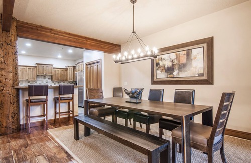 Park Meadows House | Luxury Home - Great for Multiple Families - 3 Master Bedrooms - Free WiFi