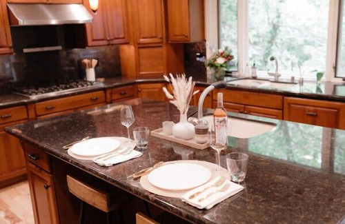 Nevada City House | Luxury Home, Hot Tub Walk To Downtown Nevada City