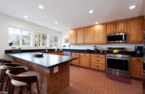 Columbine Lake House | Luxury Home - Huge Deck - Great Views - Hot Tub/Fire Table - 2 Miles to Purg