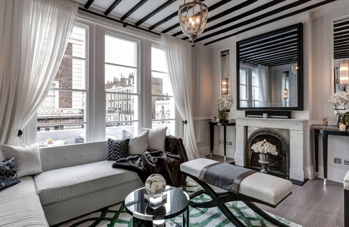 Pimlico House | Luxury Home in Cambridge Street. INSTANT BOOK on VRBO UK