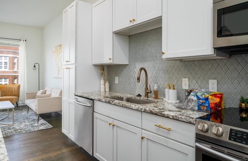 Italian Village Apartment | Luxury Home in the Heart of the Short North Columbus!