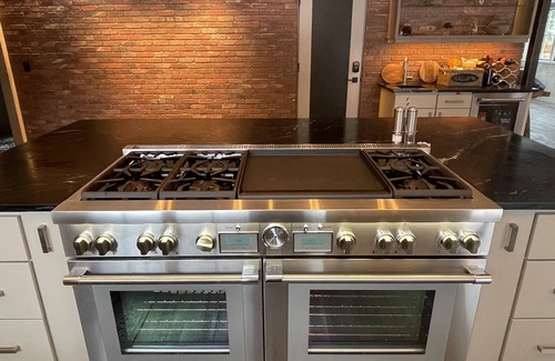 Crested Butte House | Luxury Home in Town, Hot Tub, Movie Theater, Large Fenced In Yard ⛰