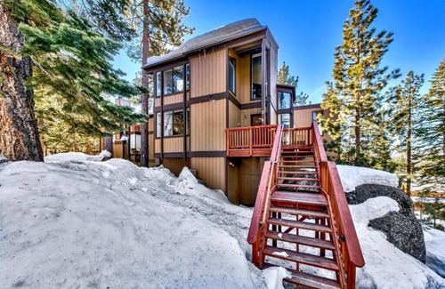 Lower Kingsbury House | Luxury home near S. Lake Tahoe, skiing, hiking, casinos, shopping & facilities.