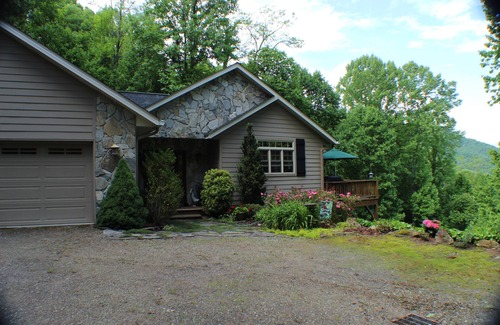 Waynesville House | Luxury home no damage by storm,relaxing mountain vista with entire town open