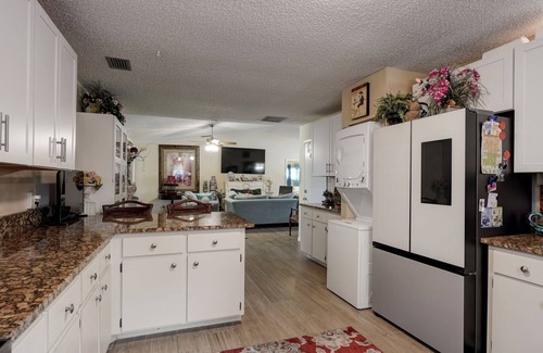 Palm Springs House | Luxury home on 1 acre near Trump golf club in West palm beach Fl, 3 ml to ocean!