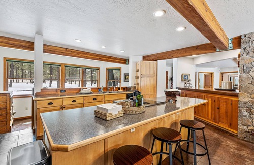Flagstaff House | Luxury Home on 5 Acres Less Than 10 Minutes to Downtown Flagstaff!