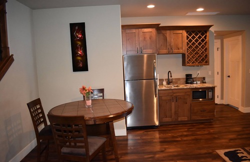 Columbia Falls House | Luxury Home on Golf Course- Hot Tub-Sleeps 10
