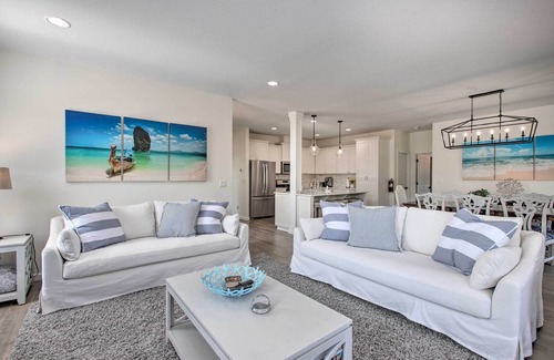 Seaside House | Luxury Home on Golf Course: Walk to the Beach!